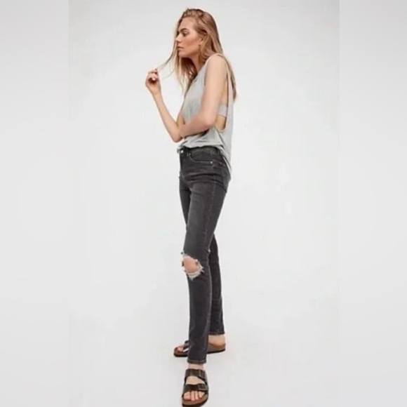 Levi’s 721 Ripped Knees High Rise Skinny - Distressed Washed Black - Size 27 - Picture 10 of 10